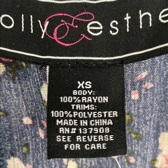 Polly & Esther Navy Floral Lace Trim Blouse. Beautiful and Feminine. XS. NWT - Picture 4 of 11